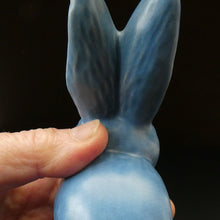 Load image into Gallery viewer, 1930s Sylvac Rabbit Model 1067 4 inches Blue