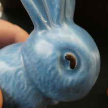 Load image into Gallery viewer, 1930s Sylvac Rabbit Model 1067 4 inches Blue