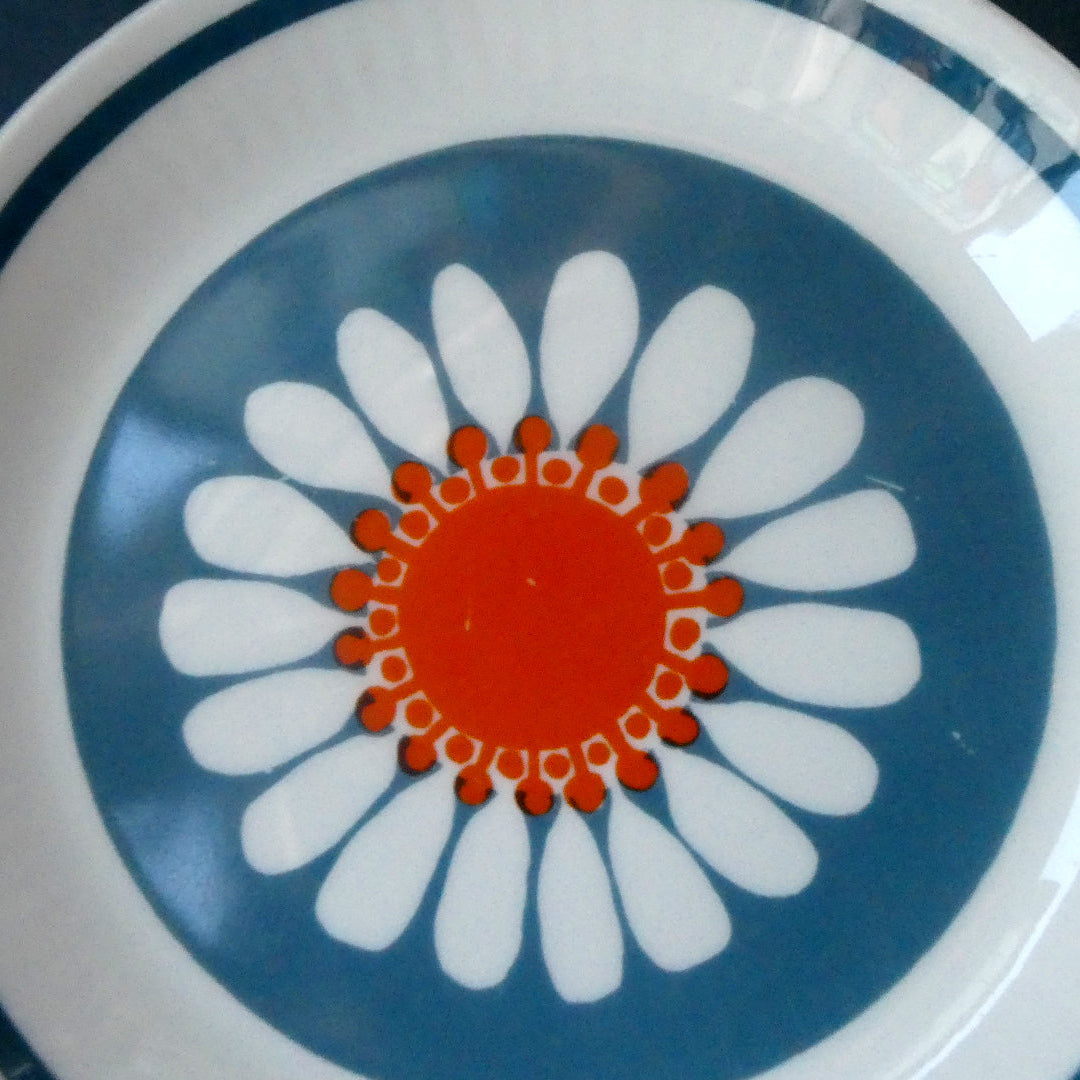 Fabulous 1970s DAISY Turi Design TRIO (Cup, Saucer and Side Plate