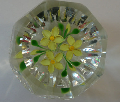 COLIN TERRIS 1994 Limited Edition Caithness Glass Paperweight. Narcissus Daffodil Design