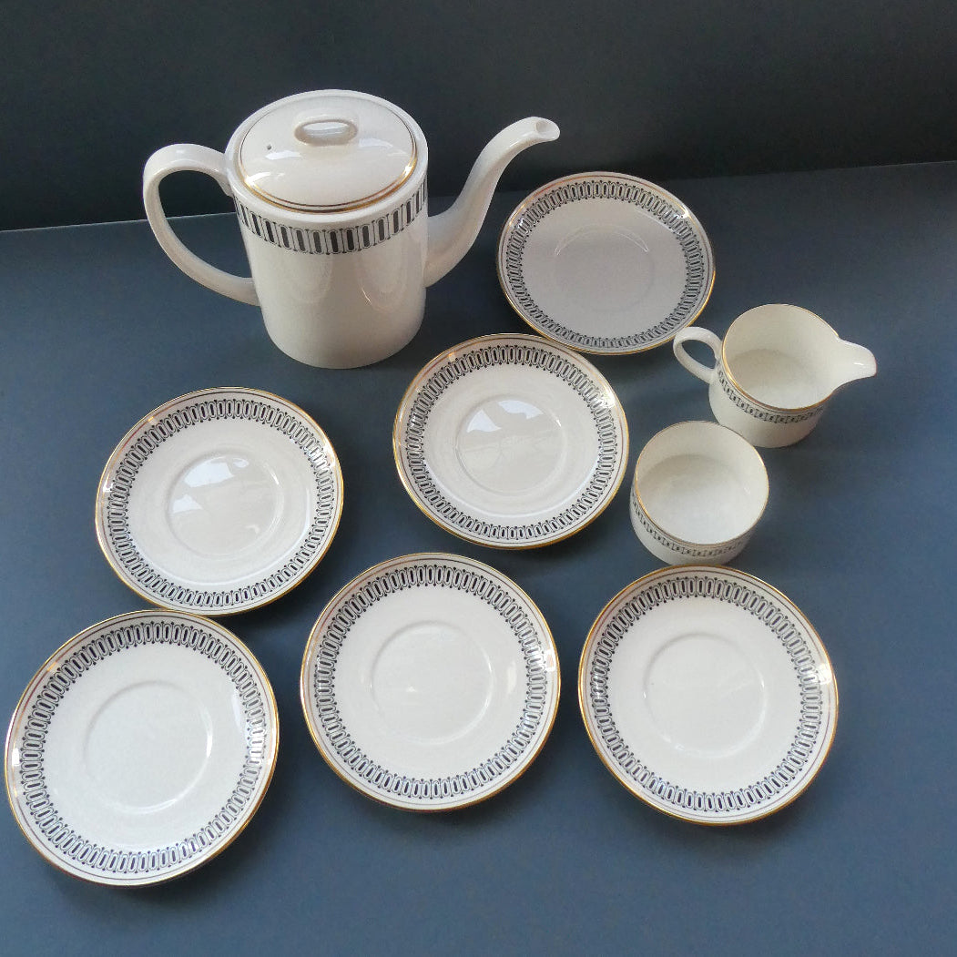 未使用　Susie Cooper　BY WEDGWOOD　スージークーパーデザイン/ウェッジウッド　カップ＆ソーサー　ドット Stylish 1970s SUSIE COOPER for WEDGWOOD. Complete Bone China Coffee Set.  Rare COLOSSEUM Pattern. All Perfect