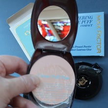 Load image into Gallery viewer, JOB LOT: Three Vintage 1960s Plastic Powder Compacts. Helena Rubinstein, Leichner
