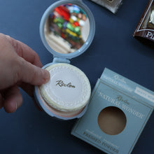 Load image into Gallery viewer, JOB LOT: Three Vintage 1960s Plastic Powder Compacts &amp; Three Little Stratton Boxes.
