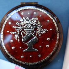 Load image into Gallery viewer, JOB LOT: Three Vintage 1960s Plastic Powder Compacts &amp; Three Little Stratton Boxes.
