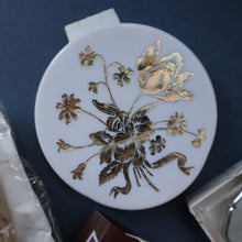 Load image into Gallery viewer, JOB LOT: Three Vintage 1960s Plastic Powder Compacts &amp; Three Little Stratton Boxes.
