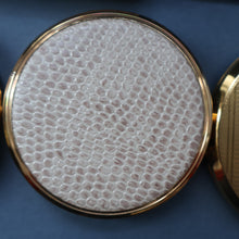 Load image into Gallery viewer, JOB LOT: Five Vintage 1950s / 1960s Gold-Tone Powder Compacts
