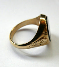 Load image into Gallery viewer, Vintage GOLD Signet Ring with Polished Oval Black Onyx Inclusion. UK Ring Size U
