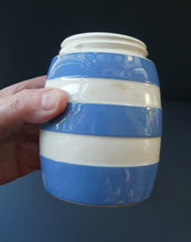 Load image into Gallery viewer, Vintage TG Green CORNISHWARE Flour Shaker Pot. Green Shield Mark
