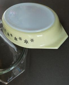 1950s Vintage PYREX GAEITY Oval Divided Lidded Serving Dish Gaiety YELLOW SNOWFLAKE