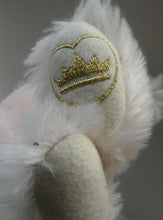 Load image into Gallery viewer, STEIFF LIMITED EDITION Teddy Bear 2007. BRITISH COLLECTORS CLUB. English Rose (Princess Diana)
