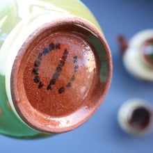 Load image into Gallery viewer, 1940s/ 1950s TORQUAY POTTERY (Longpark, Devon) Souvenir Motto Ware GREAT YARMOUTH
