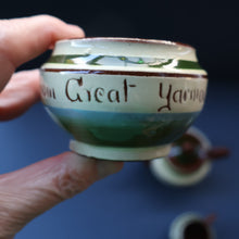 Load image into Gallery viewer, 1940s/ 1950s TORQUAY POTTERY (Longpark, Devon) Souvenir Motto Ware GREAT YARMOUTH
