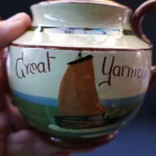 Load image into Gallery viewer, 1940s/ 1950s TORQUAY POTTERY (Longpark, Devon) Souvenir Motto Ware GREAT YARMOUTH
