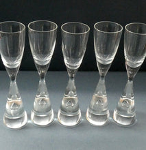 Load image into Gallery viewer, 1950s HOLMEGAARD Princess Schnapps Glasses with Internal Bubble
