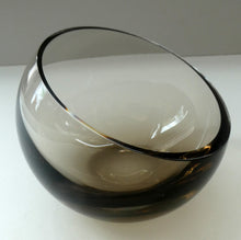 Load image into Gallery viewer, 1970s Space Age Bowl Designed by Colin Terris for Caithness Glass
