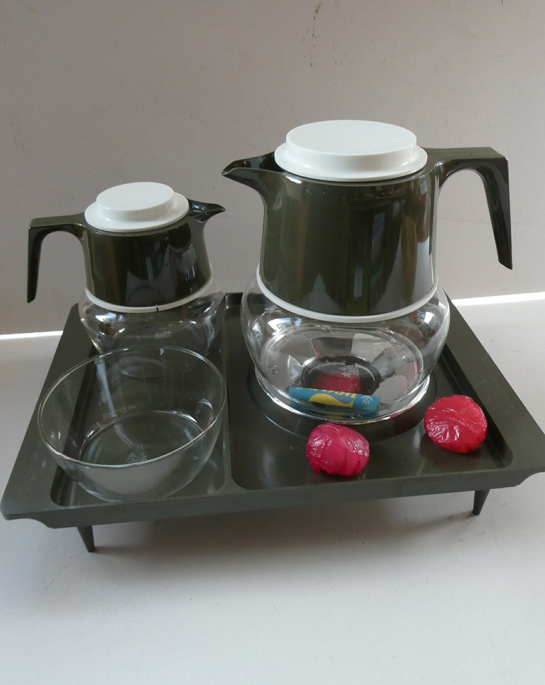  Vintage 1960s Pyrex Hot Water Set with Heating Tray & Original Box. UNUSE