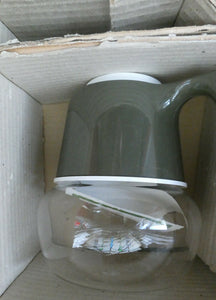  Vintage 1960s Pyrex Hot Water Set with Heating Tray & Original Box. UNUSE