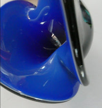 Load image into Gallery viewer, Stunning 1950s SEGUSO DALLA VENEZIA Murano Clam Shell Vase. Rare Blue Colour
