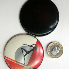 Load image into Gallery viewer, Rare 1930s ART DECO Miniature Powder Compact by RAVON / CUSSONS. Dancing Lady on Lid
