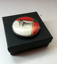 Load image into Gallery viewer, Rare 1930s ART DECO Miniature Powder Compact by RAVON / CUSSONS. Dancing Lady on Lid

