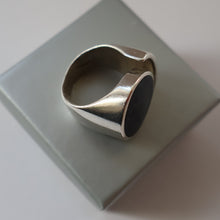 Load image into Gallery viewer, Stylist 1970s Brutalist HALLMARKED Silver Ring by Ralph Weston for Cado Designs. UK Size O
