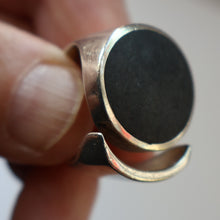 Load image into Gallery viewer, Stylist 1970s Brutalist HALLMARKED Silver Ring by Ralph Weston for Cado Designs. UK Size O
