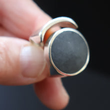 Load image into Gallery viewer, Stylist 1970s Brutalist HALLMARKED Silver Ring by Ralph Weston for Cado Designs. UK Size O
