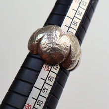 Load image into Gallery viewer, Vintage 1970s Chunky Silver Brutalist Signet Ring.  Size Q
