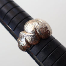 Load image into Gallery viewer, Vintage 1970s Chunky Silver Brutalist Signet Ring.  Size Q
