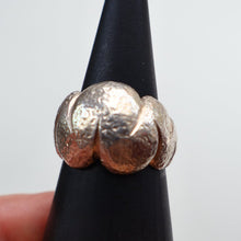 Load image into Gallery viewer, Vintage 1970s Chunky Silver Brutalist Signet Ring.  Size Q
