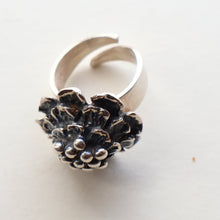 Load image into Gallery viewer, Made in Finland. Fabulous Scandinavian 1974 Vintage Silver Ring by Pentti Sarpaneva
