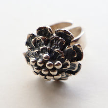 Load image into Gallery viewer, Made in Finland. Fabulous Scandinavian 1974 Vintage Silver Ring by Pentti Sarpaneva
