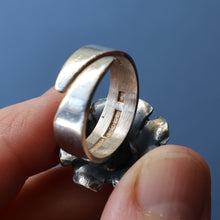 Load image into Gallery viewer, Made in Finland. Fabulous Scandinavian 1974 Vintage Silver Ring by Pentti Sarpaneva
