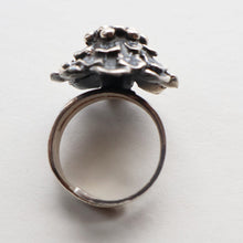 Load image into Gallery viewer, Made in Finland. Fabulous Scandinavian 1974 Vintage Silver Ring by Pentti Sarpaneva
