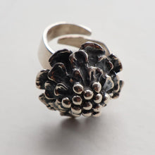 Load image into Gallery viewer, Made in Finland. Fabulous Scandinavian 1974 Vintage Silver Ring by Pentti Sarpaneva
