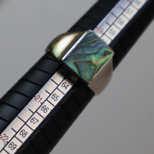 Vintage 1970s Silver Signet Ring with Small Square Abalone Inclusion. Size T