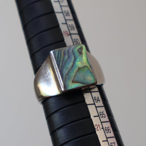 Vintage 1970s Silver Signet Ring with Small Square Abalone Inclusion. Size U