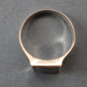 Vintage 1970s Sterling Silver Signet Ring with Small Square Abalone Inclusion. Size T