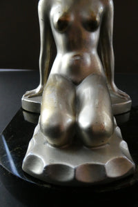 Stunning 1930s ART DECO Metal Table Lamp. Silver-Tone Kneeling Nude. Pink Glass Shade