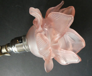 Stunning 1930s ART DECO Metal Table Lamp. Silver-Tone Kneeling Nude. Pink Glass Shade