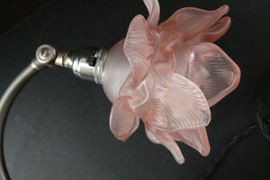 Stunning 1930s ART DECO Metal Table Lamp. Silver-Tone Kneeling Nude. Pink Glass Shade