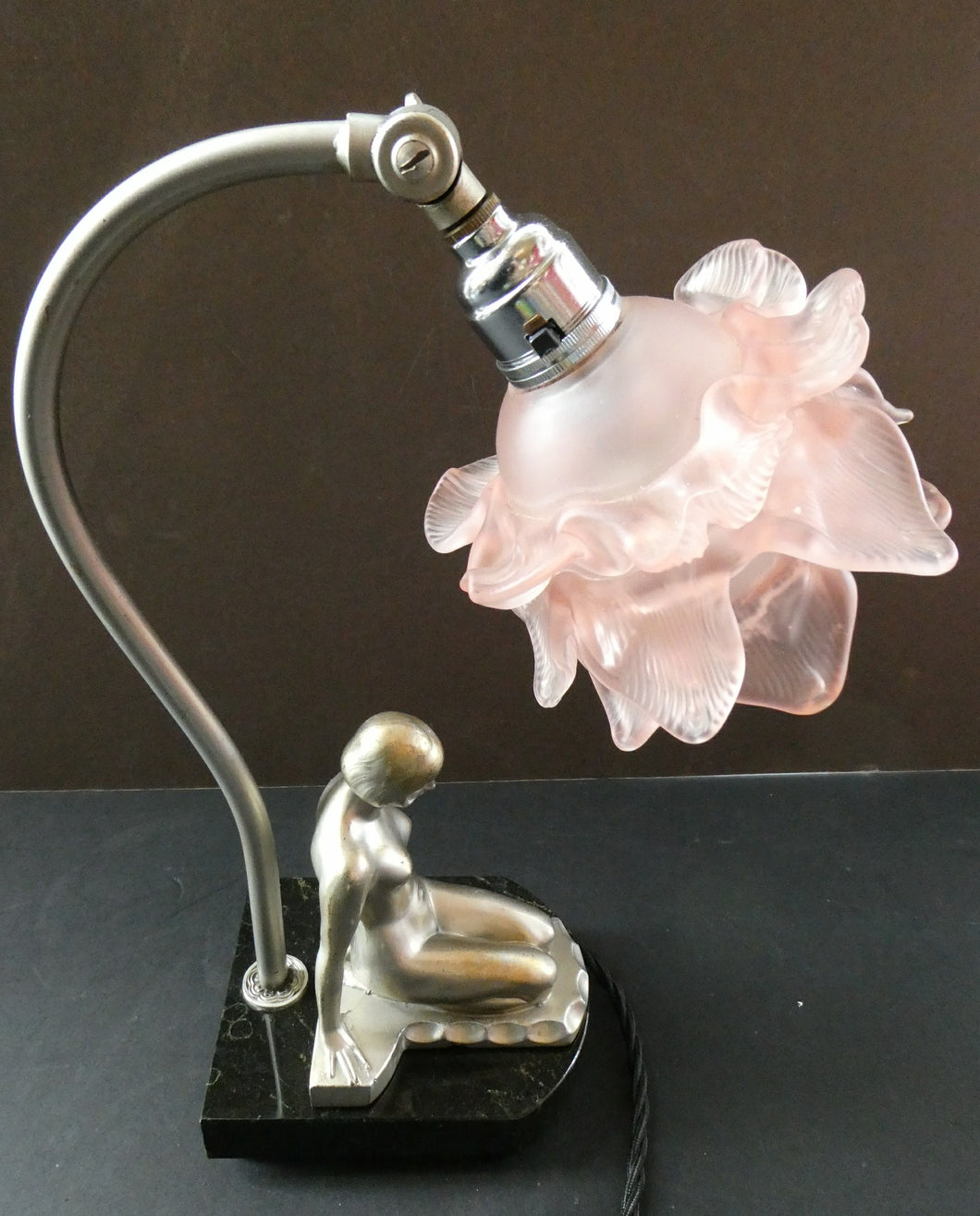 Stunning 1930s ART DECO Metal Table Lamp. Silver-Tone Kneeling Nude. Pink Glass Shade