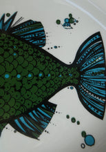 Load image into Gallery viewer, 1970&#39;s AQUARIUS Oval Plate. WASHINGTON POTTERY. Quirky Green Fish
