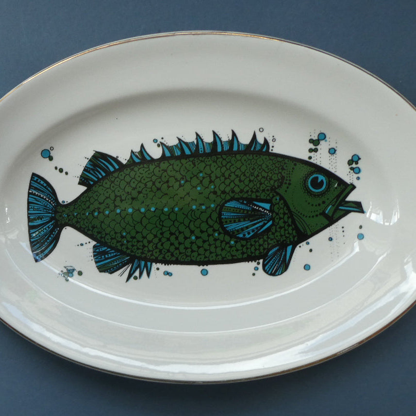 1970's AQUARIUS Oval Plate. WASHINGTON POTTERY. Quirky Green Fish