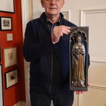 Load image into Gallery viewer, ALPHA STUDIOS. Plaster DANISH ROYALTY Plaques. Rare Vintage 1970s Pair of Medieval Style Wall Plaques
