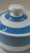 Load image into Gallery viewer, Vintage TG Green CORNISHWARE Teapot with Old Green Shield Mark 
