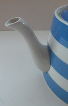Load image into Gallery viewer, Vintage TG Green CORNISHWARE Teapot with Old Green Shield Mark 
