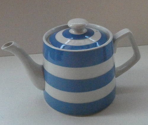 Vintage TG Green CORNISHWARE Teapot with Old Green Shield Mark 