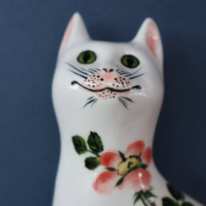 SCOTTISH POTTERY. Collectable GRISELDA HILL POTTERY (Wemyss Ware). Cat with Wild Roses Decoration