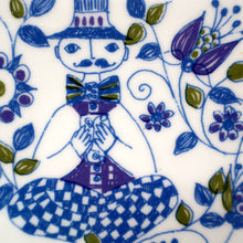 Load image into Gallery viewer, THREE PIECES of Vintage Norwegian Ceramics by Figgjo Flint: Lotte Design. Large Oblong Dish and Two Side Plates
